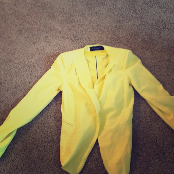 Sporty, cute, and fun jacket - Picture 1 of 2